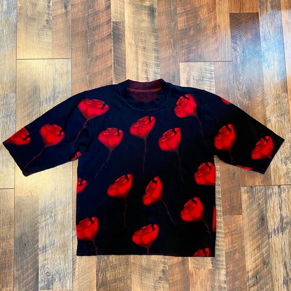Black Short Sleeve Sweater with Roses - Picture 2 of 7